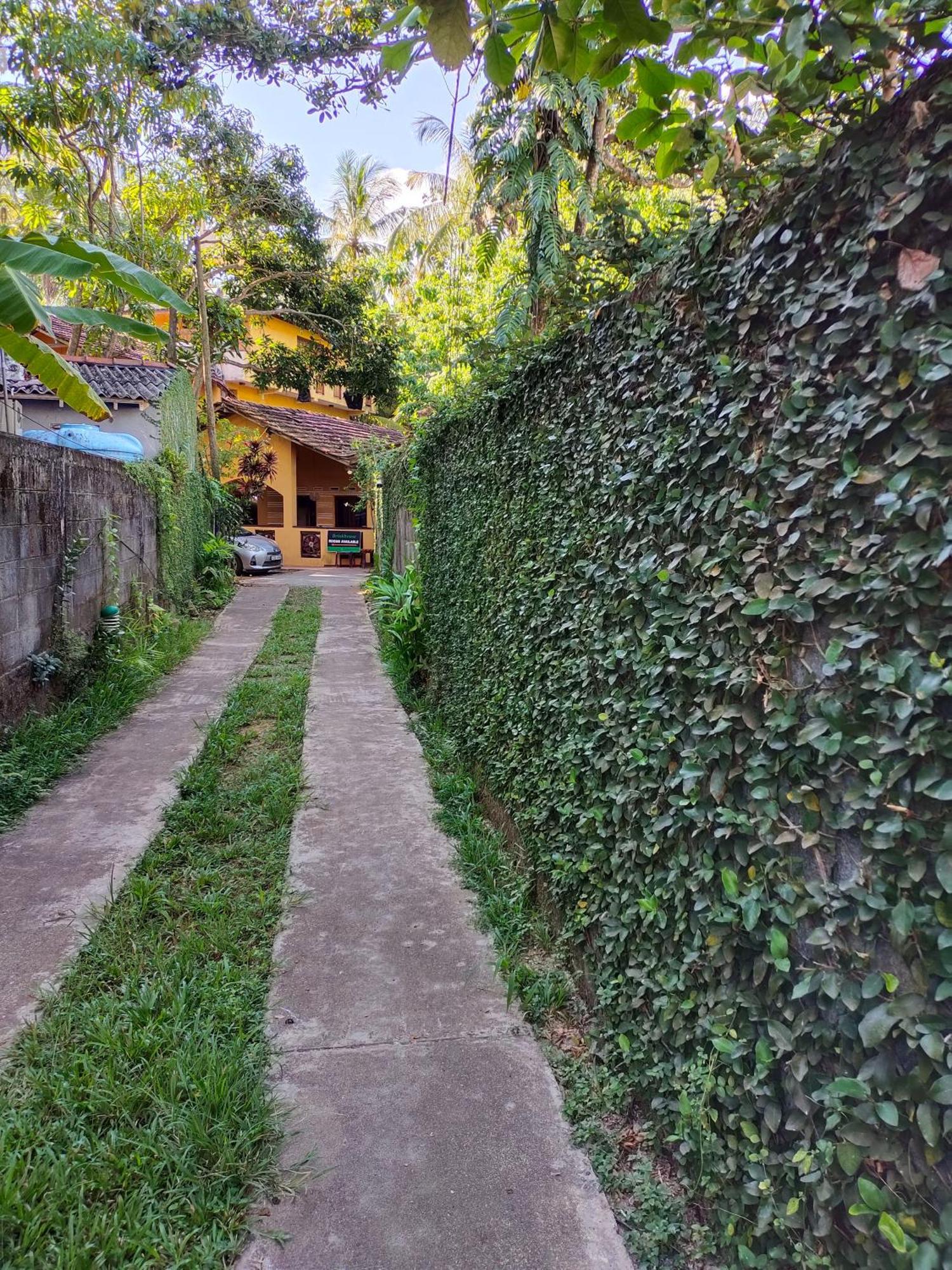 Brinkhouse Guesthouse , Unawatuna Beach エクステリア 写真
