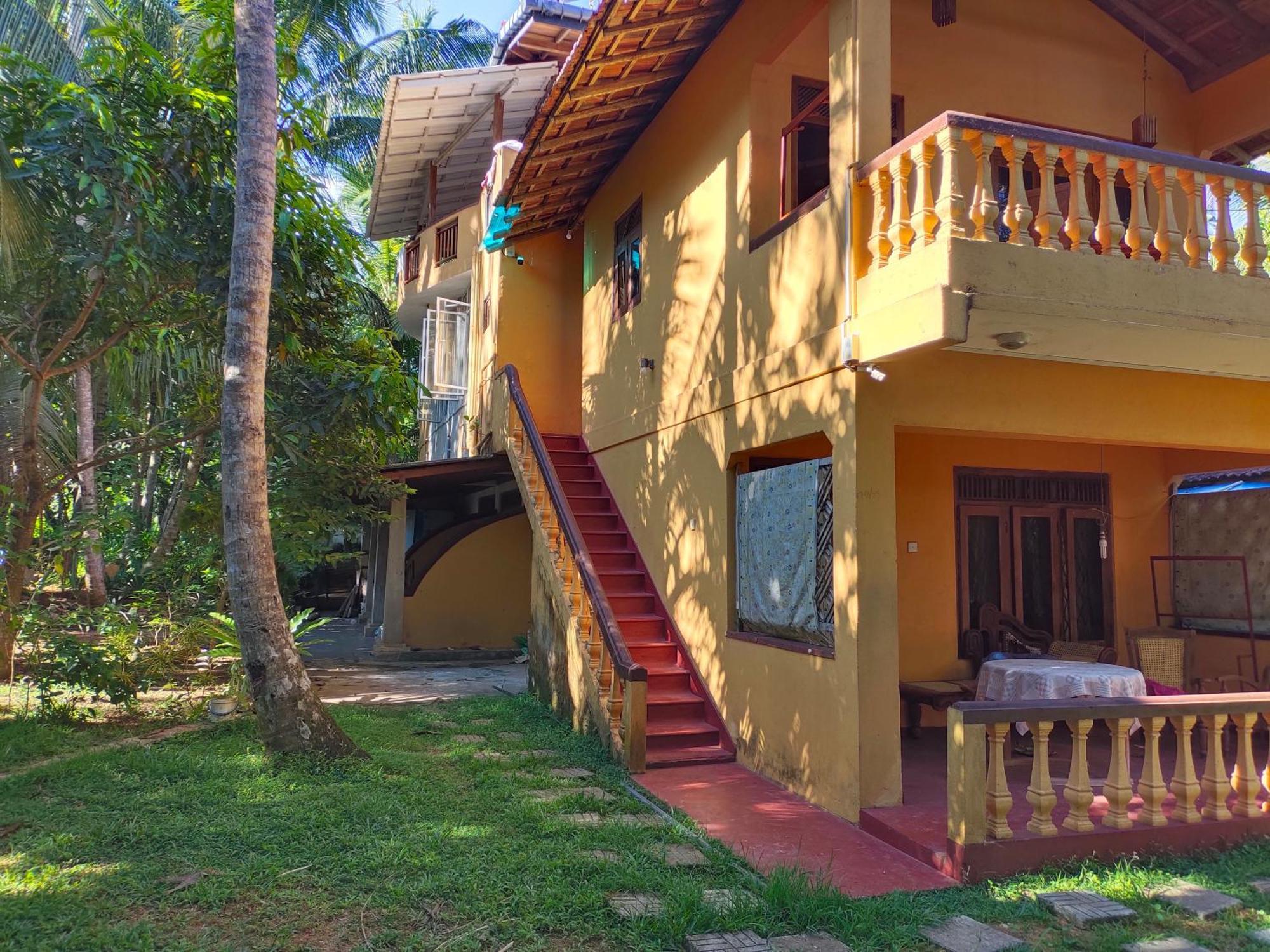 Brinkhouse Guesthouse , Unawatuna Beach エクステリア 写真