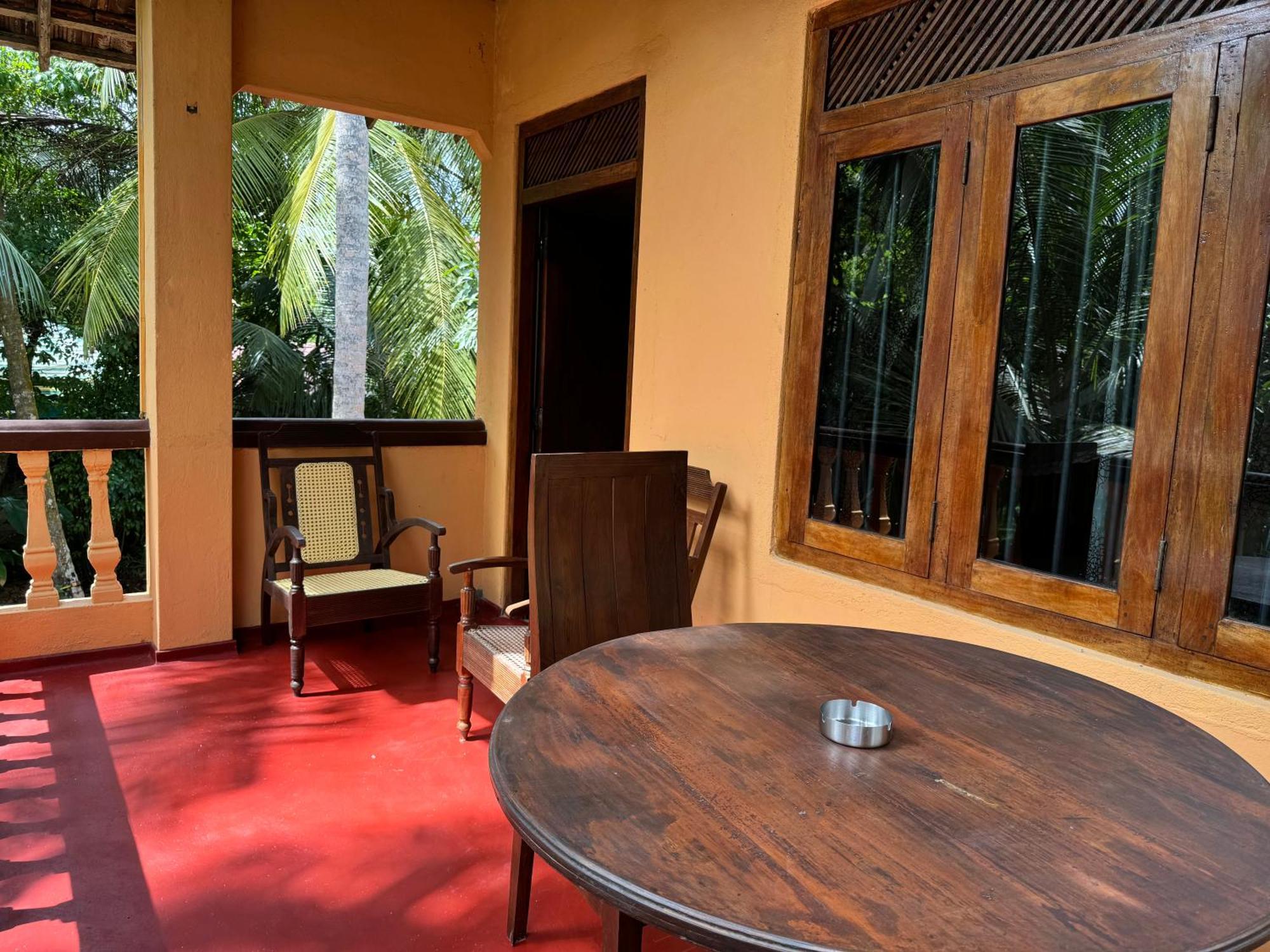 Brinkhouse Guesthouse , Unawatuna Beach エクステリア 写真