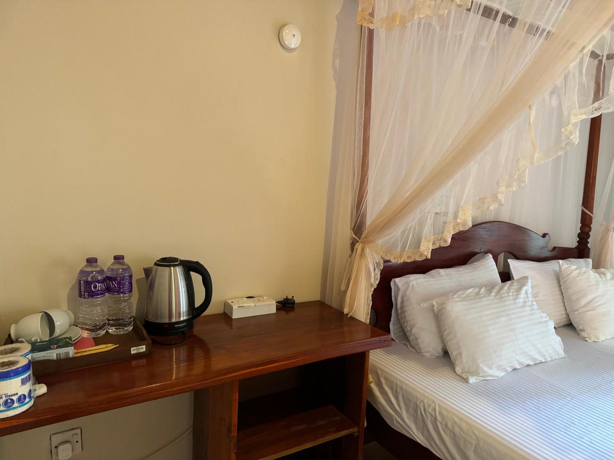 Brinkhouse Guesthouse , Unawatuna Beach エクステリア 写真