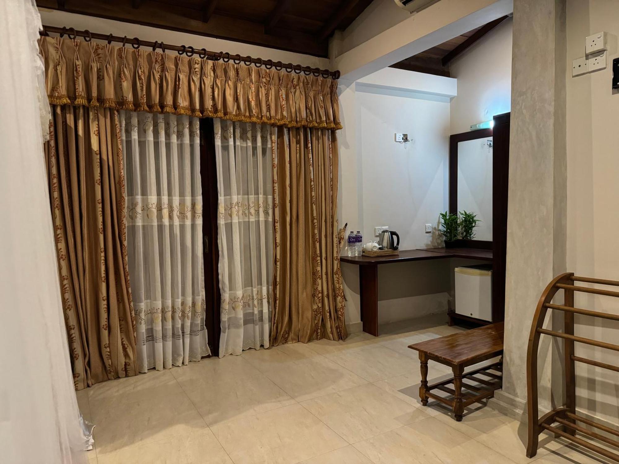Brinkhouse Guesthouse , Unawatuna Beach エクステリア 写真