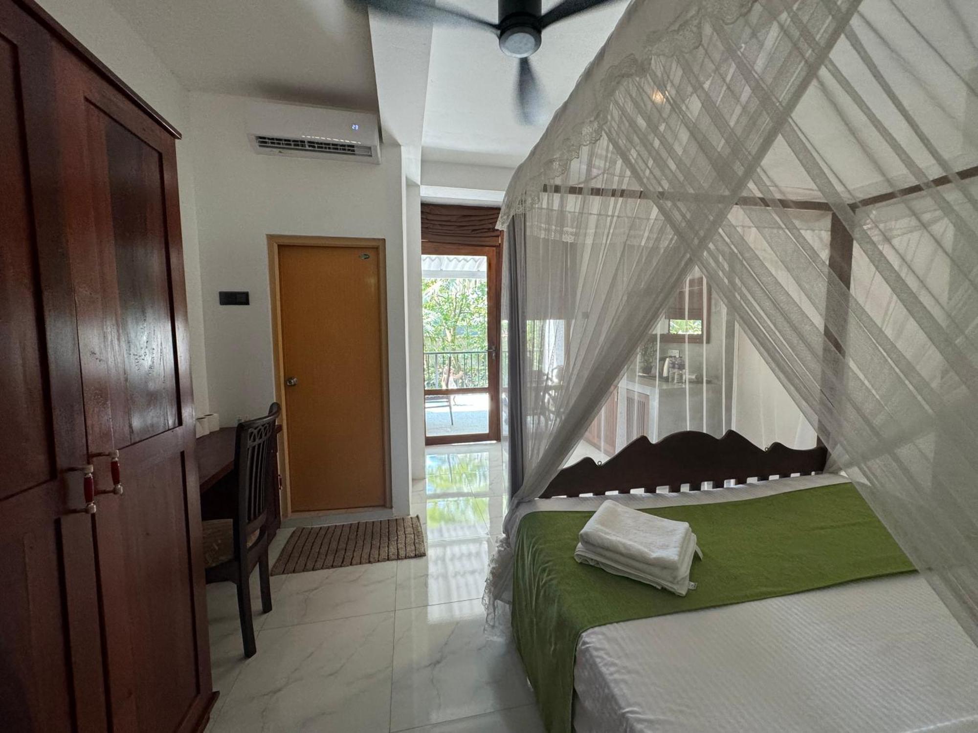 Brinkhouse Guesthouse , Unawatuna Beach エクステリア 写真