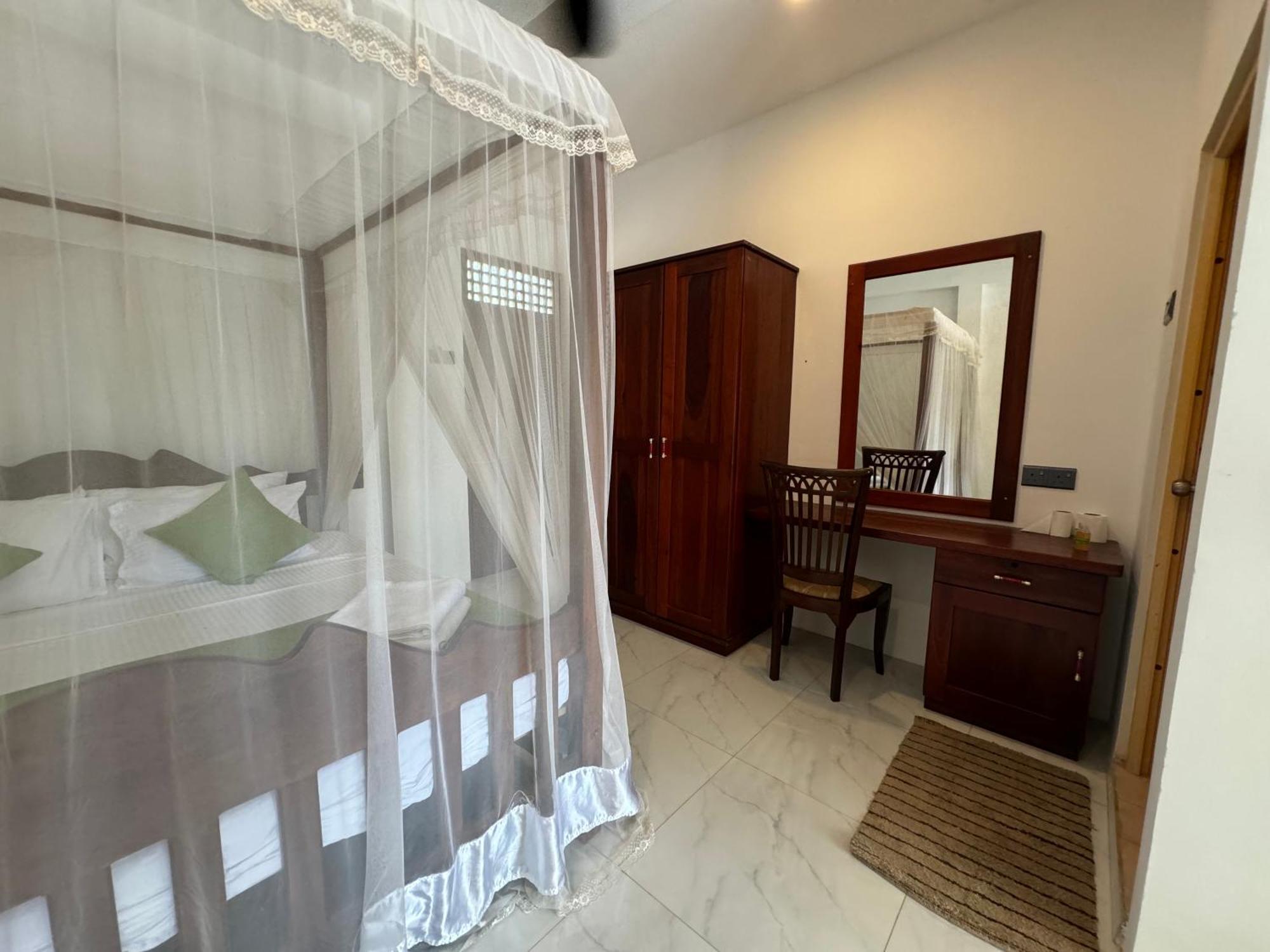 Brinkhouse Guesthouse , Unawatuna Beach エクステリア 写真