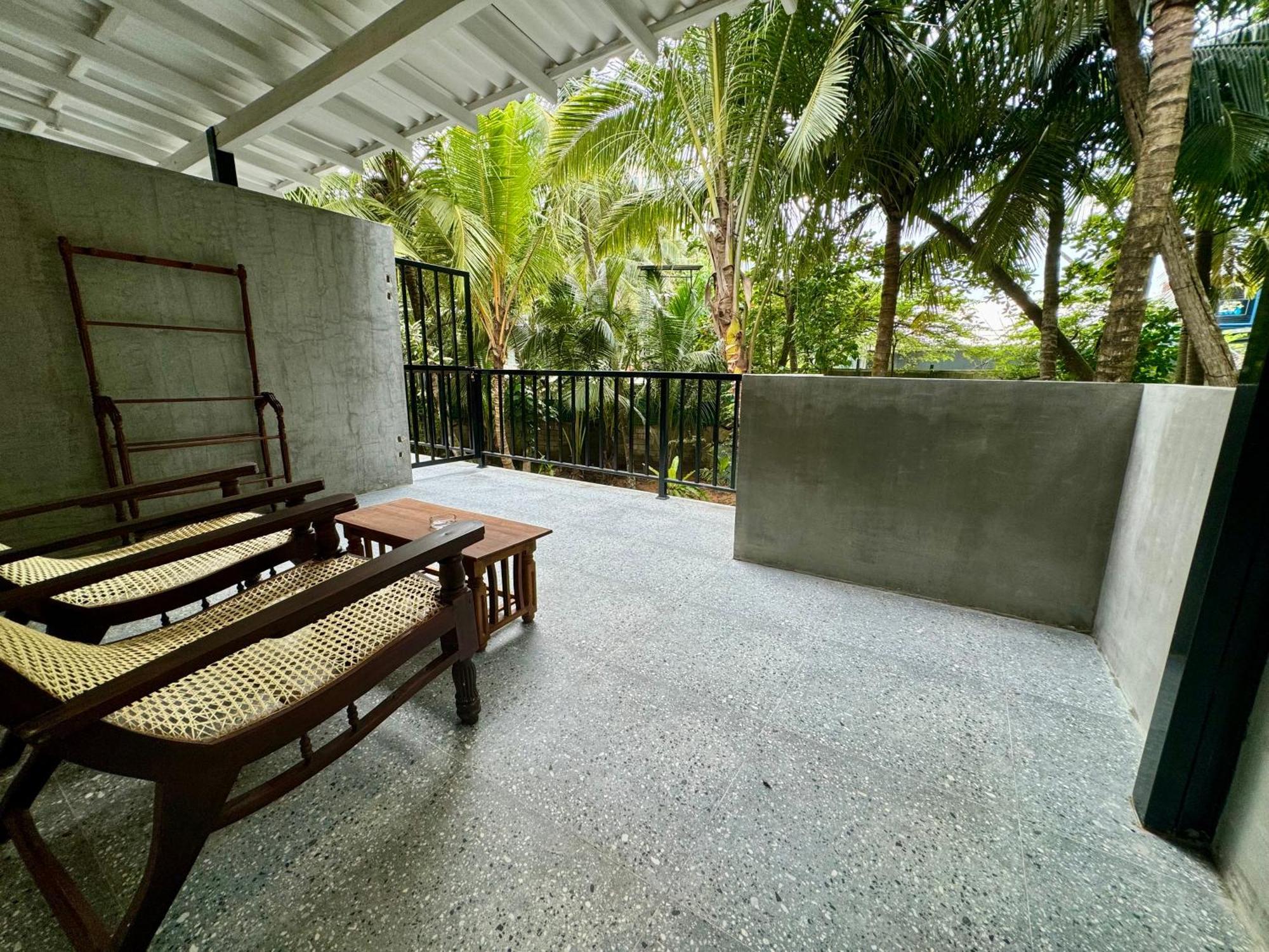 Brinkhouse Guesthouse , Unawatuna Beach エクステリア 写真