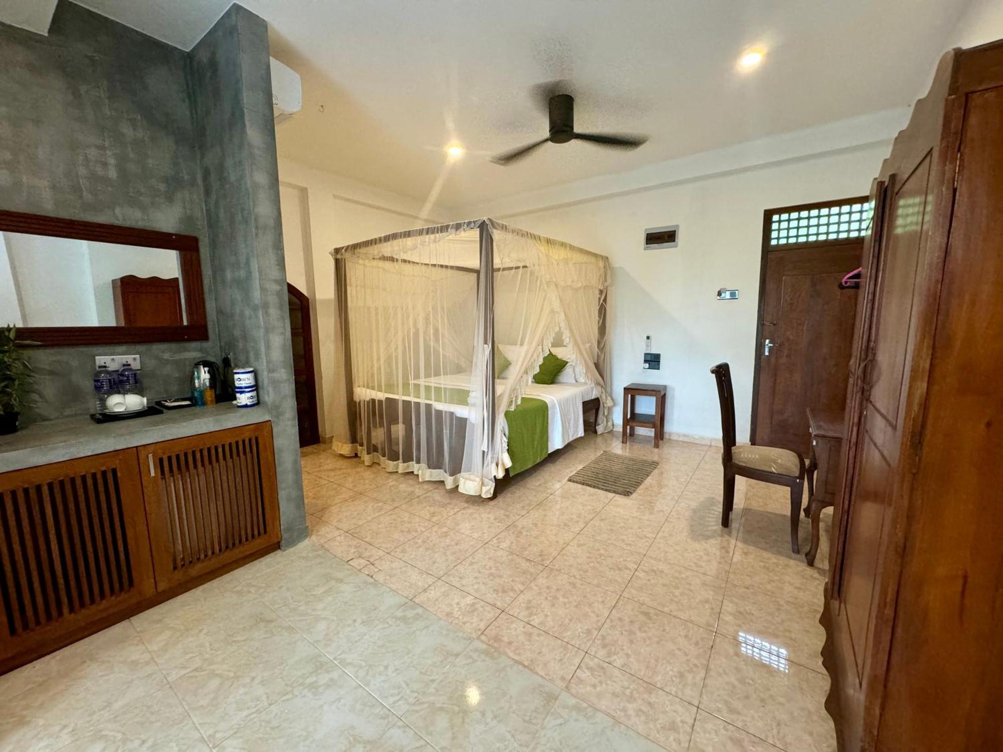 Brinkhouse Guesthouse , Unawatuna Beach エクステリア 写真