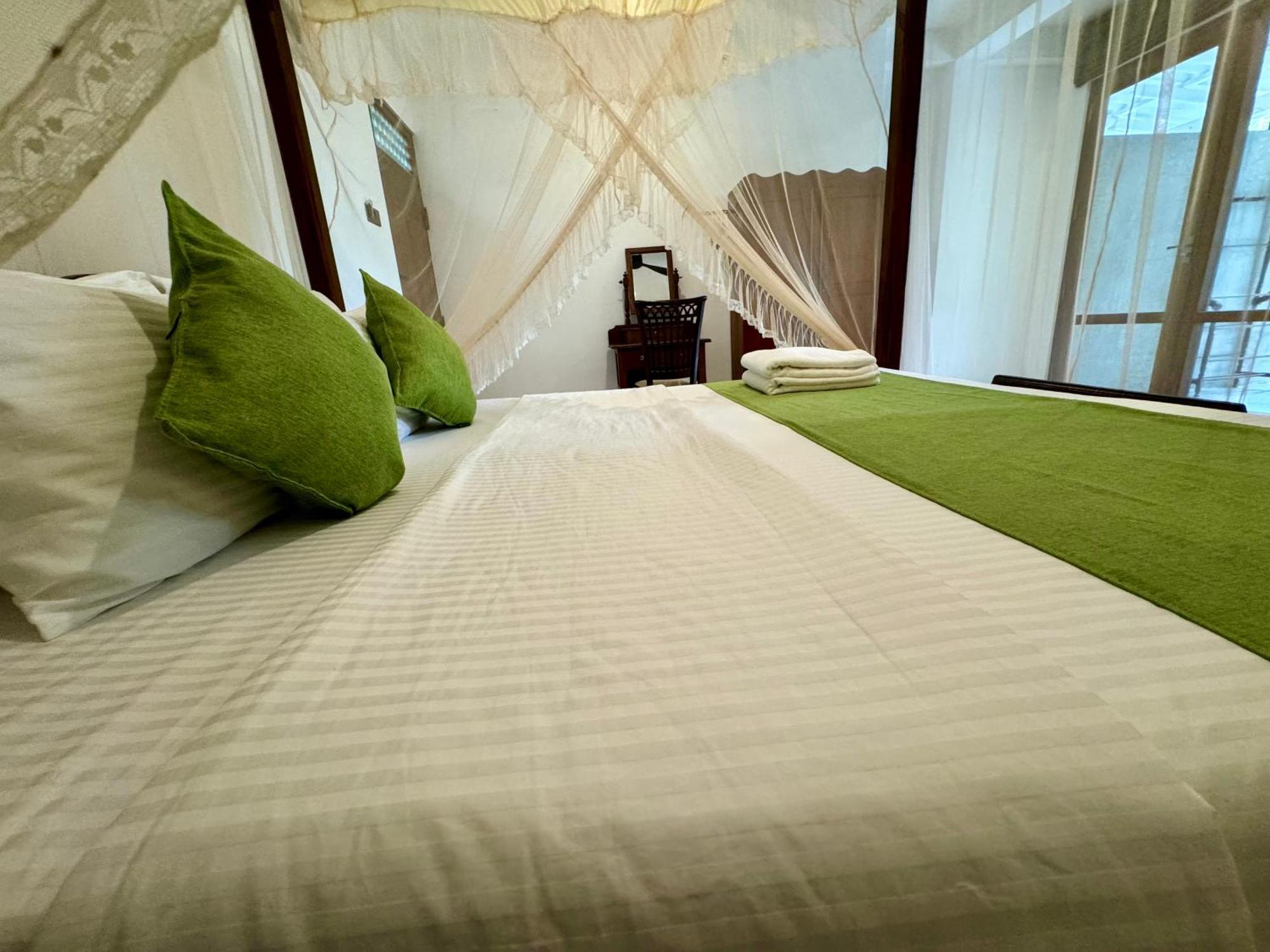 Brinkhouse Guesthouse , Unawatuna Beach エクステリア 写真